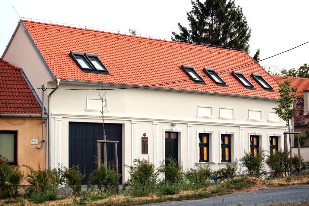 Penzion Vinarstvi Konitz Znojmo Bagian luar foto